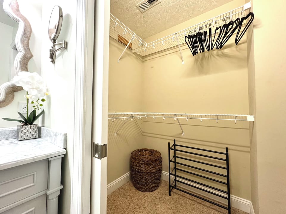 Primary suite, walk-in closet.