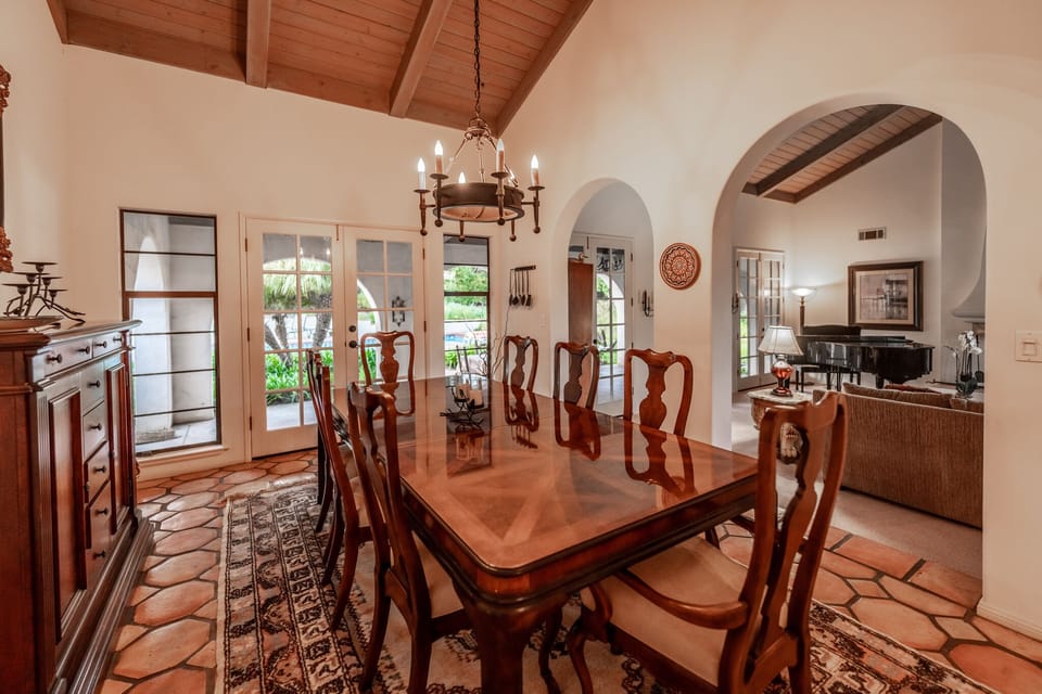 Formal dining room