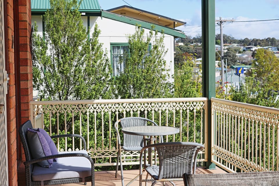 Unit 2 Balcony (Compressed)_L-45020b33-e7bb-4cad-a92c-b513b50cf8de.jpg
