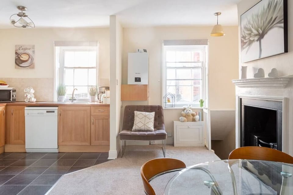 Open kitchen and dinning room