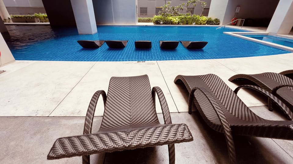 Our Amazing Pool & Jacuzzi