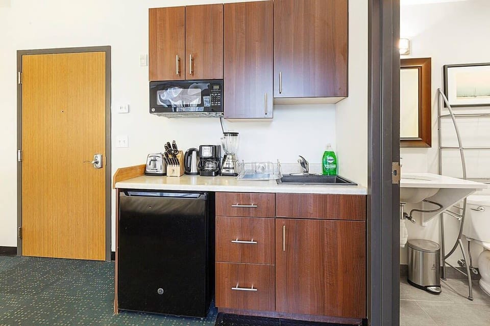 All units are equipped with wireless internet, iron and ironing board, hair dryer, coffee maker, toaster, microwave, linens and towels, as well as a guest book with instructions and recommendations.