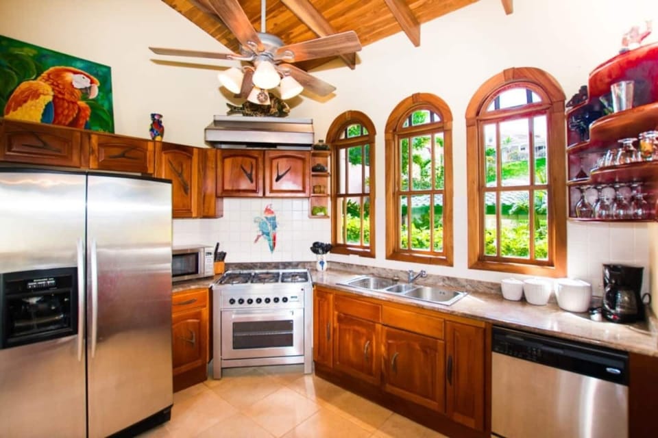 Full Kitchen