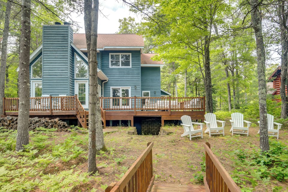 Exterior | 3-Story Home w/ Basement | Central A/C | Free WiFi