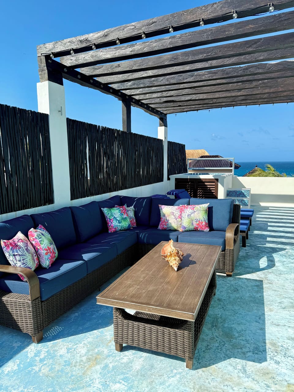 Rooftop lounge