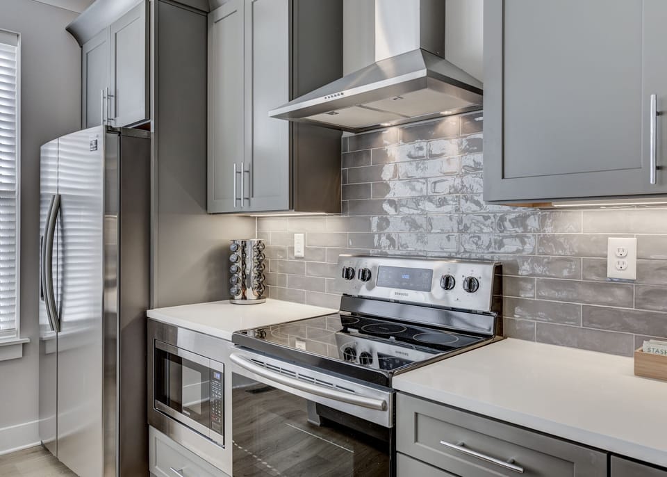 full kitchen