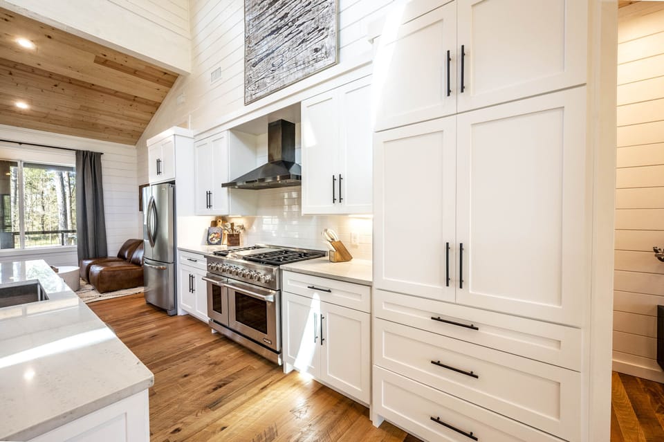 The fully equipped kitchen!