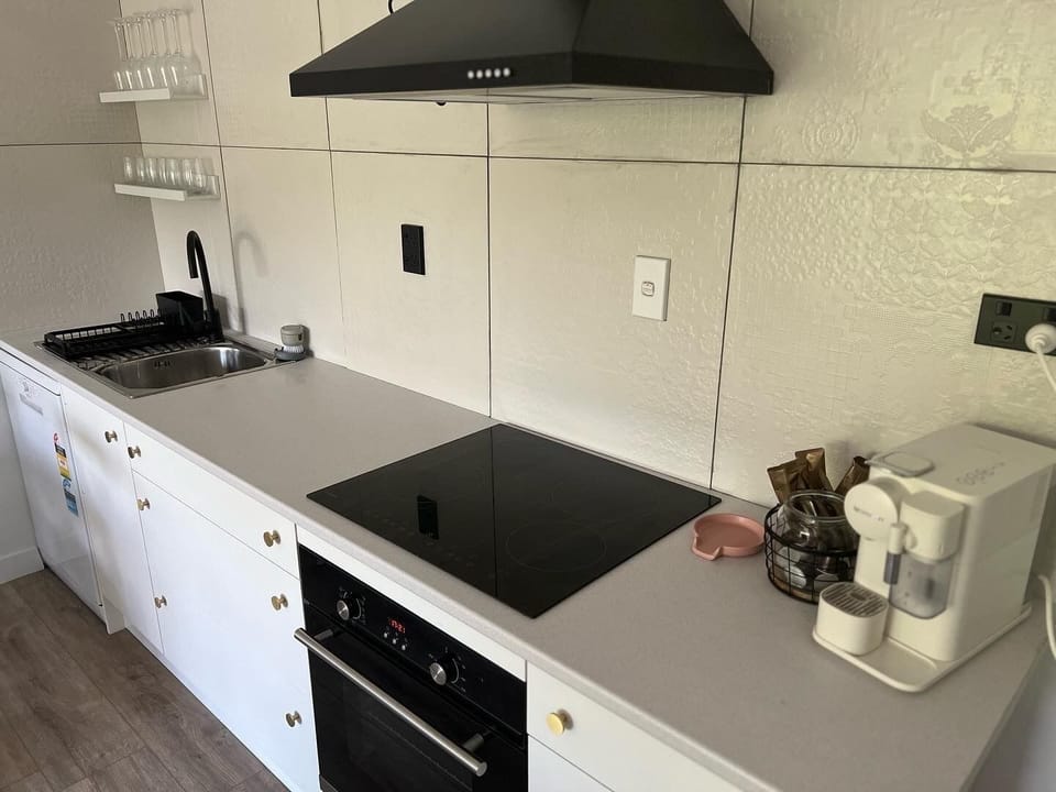Full kitchen 