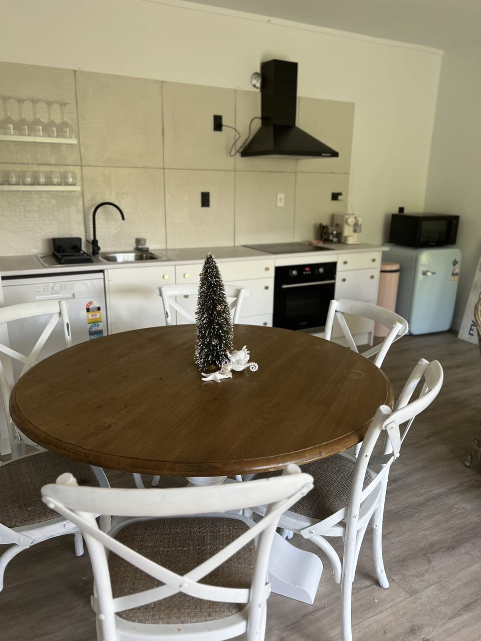 Open plan living, kitchen and dining