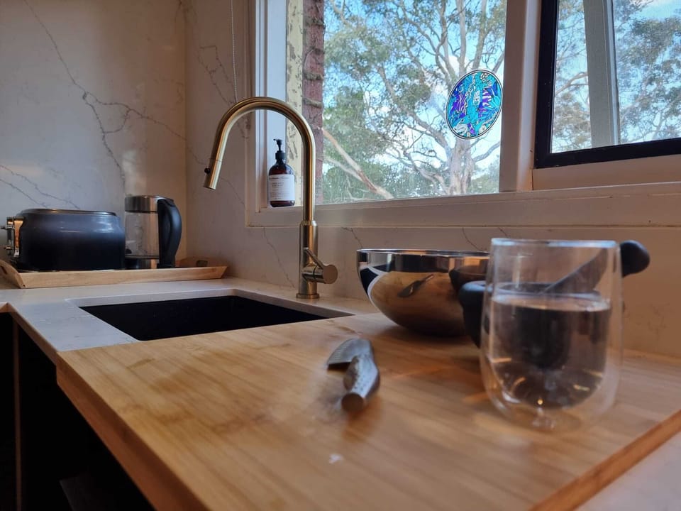 Contemporary, fully equipped stylish kitchen. 