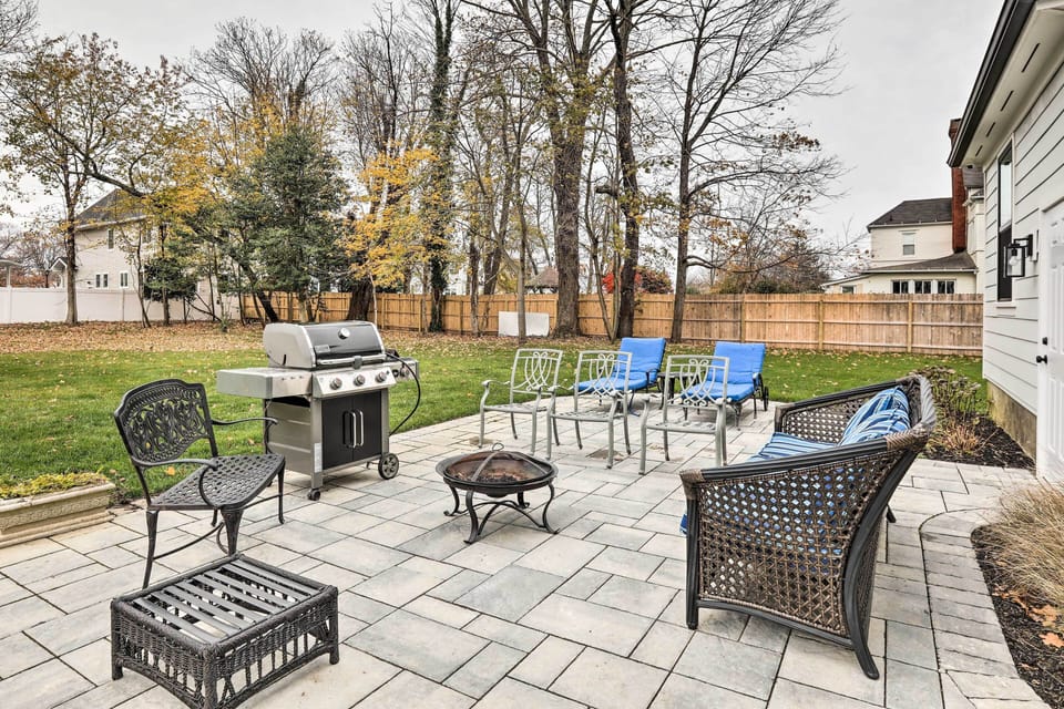 Private Patio | Gas Grill | Fire Pit | Fenced Yard