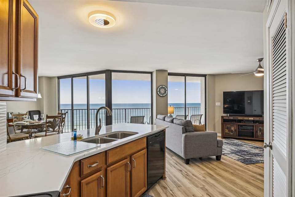 Full Size Kitchen