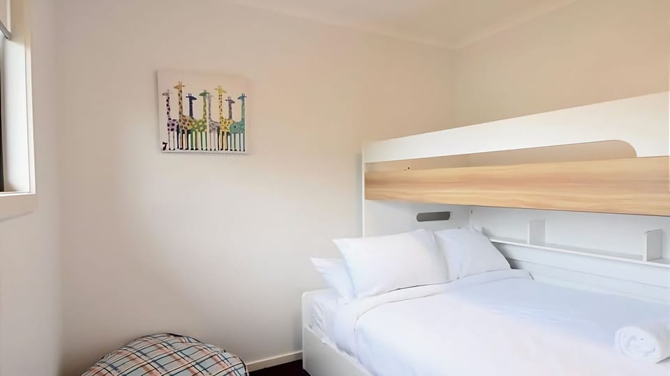 Relax and rejuvenate on this Tribunk.