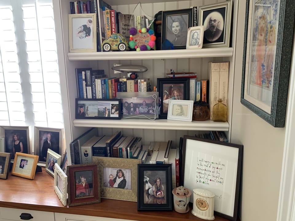 Upstairs landing with book shelves