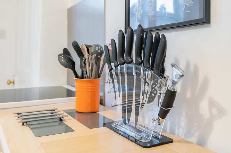 Knives & Utensils