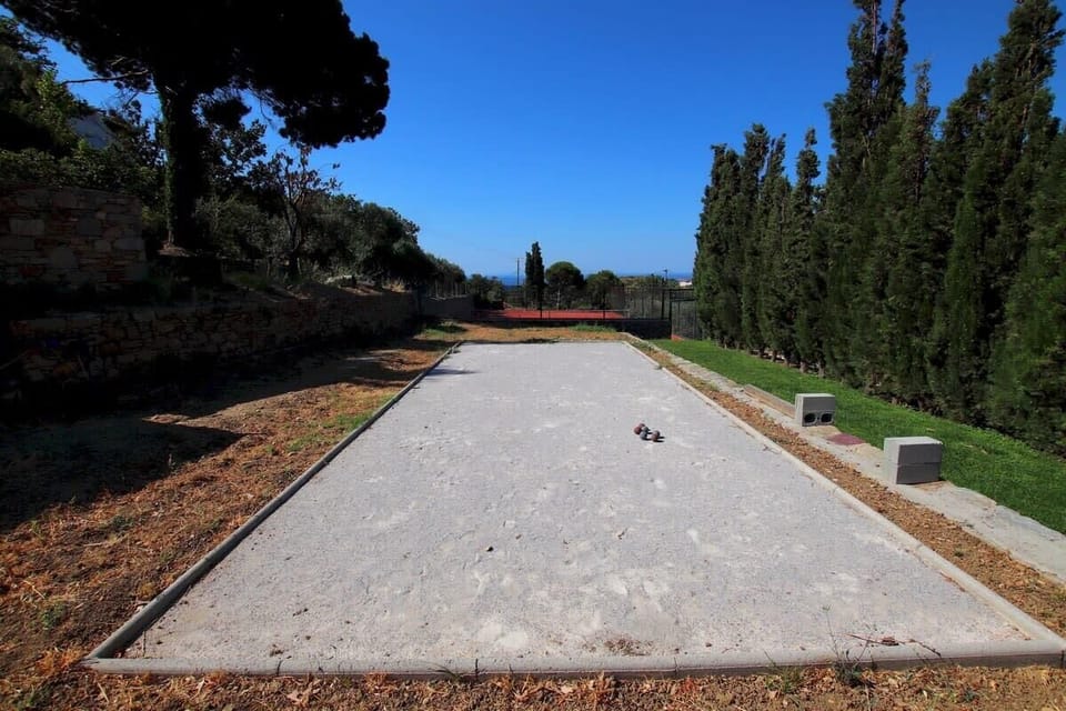 Petanque Field
Terrain de petanque
