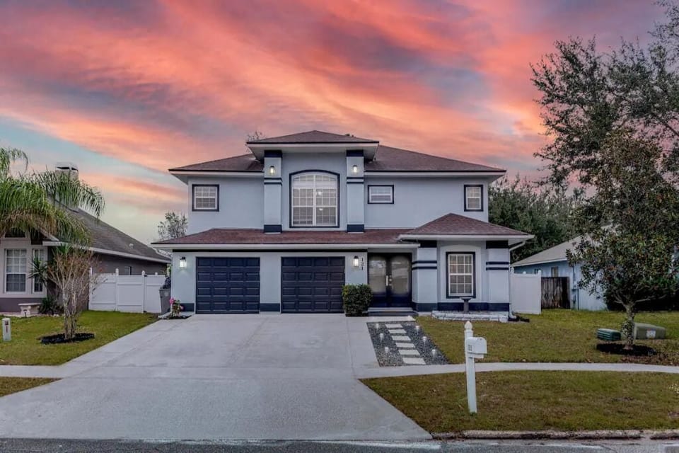 Welcome to Private Oasis! We would love to host you!