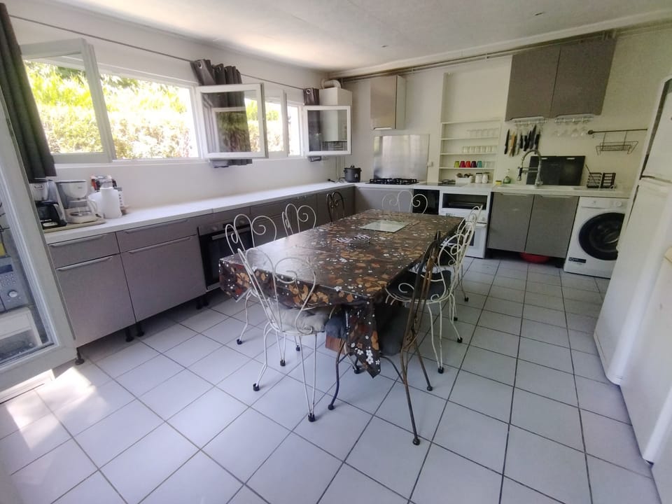 Kitchen table