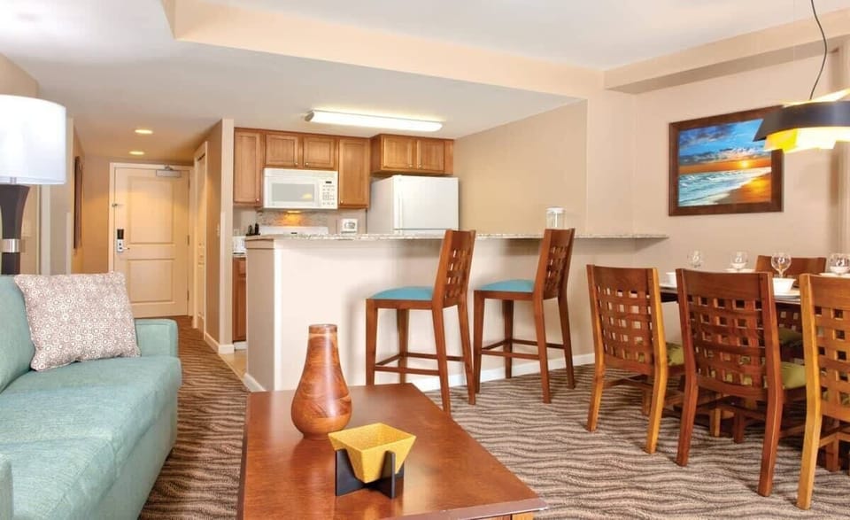 CW Waikiki Beach Walk|1BR/1BA King Balcony Suite Apartment in Honolulu