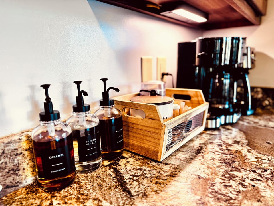 Coffee bar with espresso maker