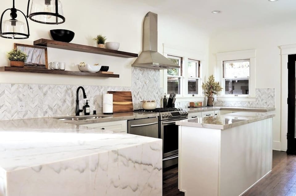 Prepare your favorite meals in the spacious, fully equipped kitchen.