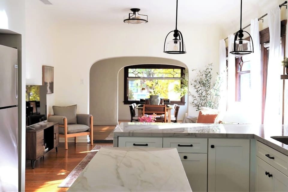 The open-concept design living area allows you to change your settings quickly without missing a moment of fun.