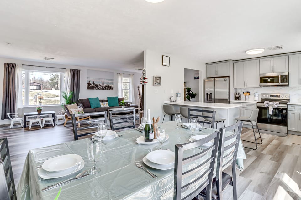 Dining Area | 1st Floor