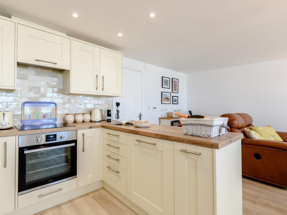 Spacious Kitchen area 