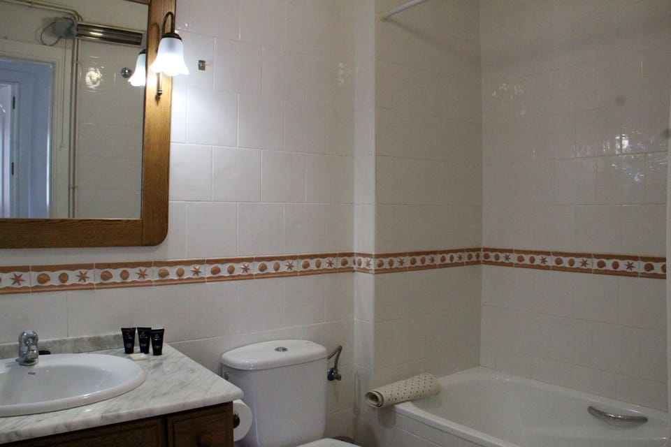 Fully fitted family bathroom