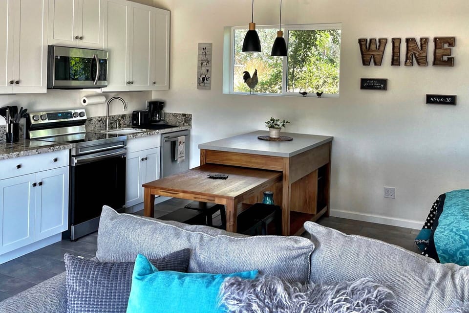 Hideaway Studio Vacation Rental in Temecula Wine Country at Chick-Ranch