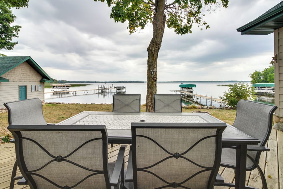 Furnished Deck | Gas Grill