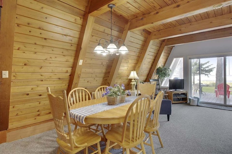 Dining Area at Ecola Haven