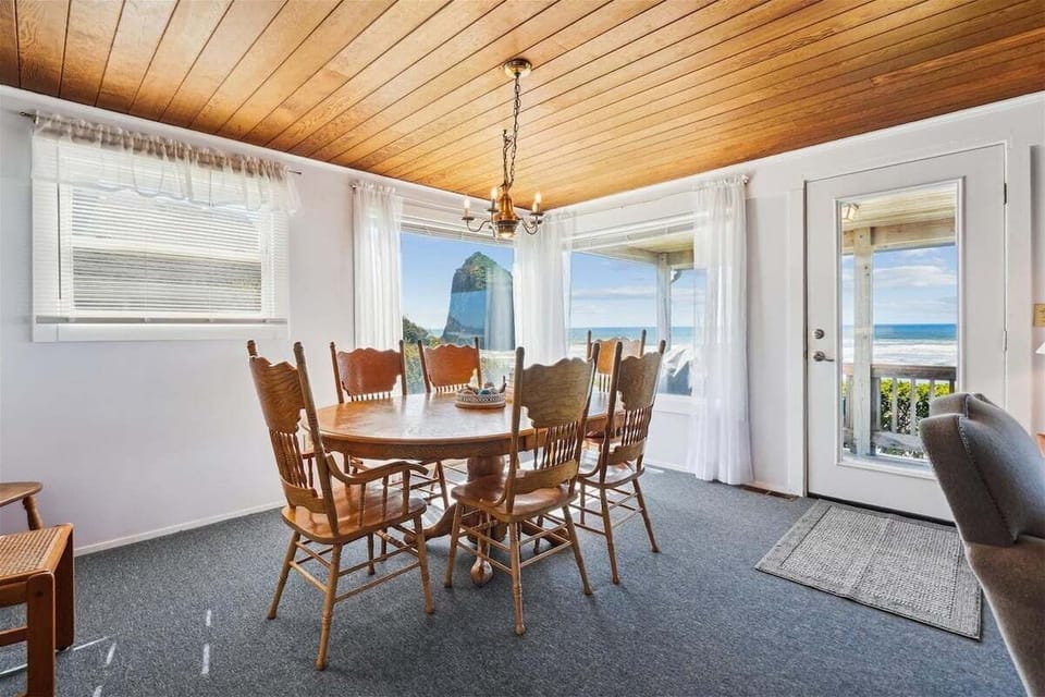 Dining Area at Haystack Close South