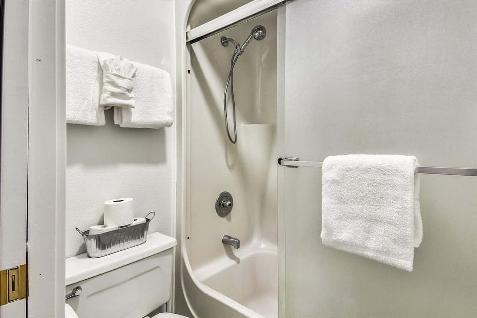 Master Bathroom at Sandcastle B3