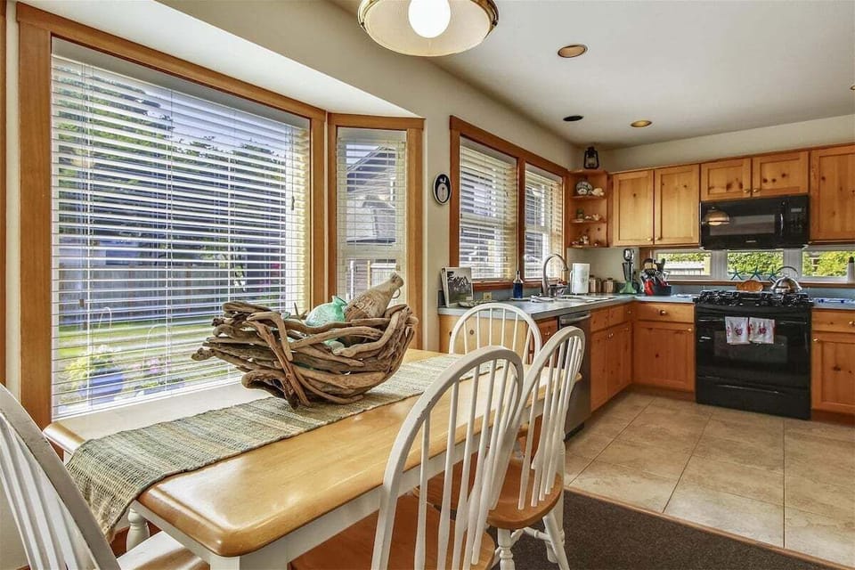 Dining Area at Monroe House