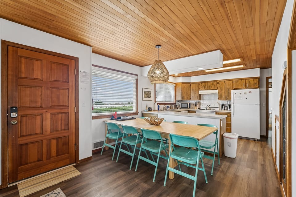 Dining Room at Shutterbug
