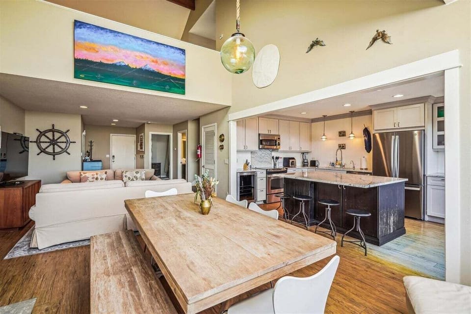 Dining area to Kitchen at Gulls Nest