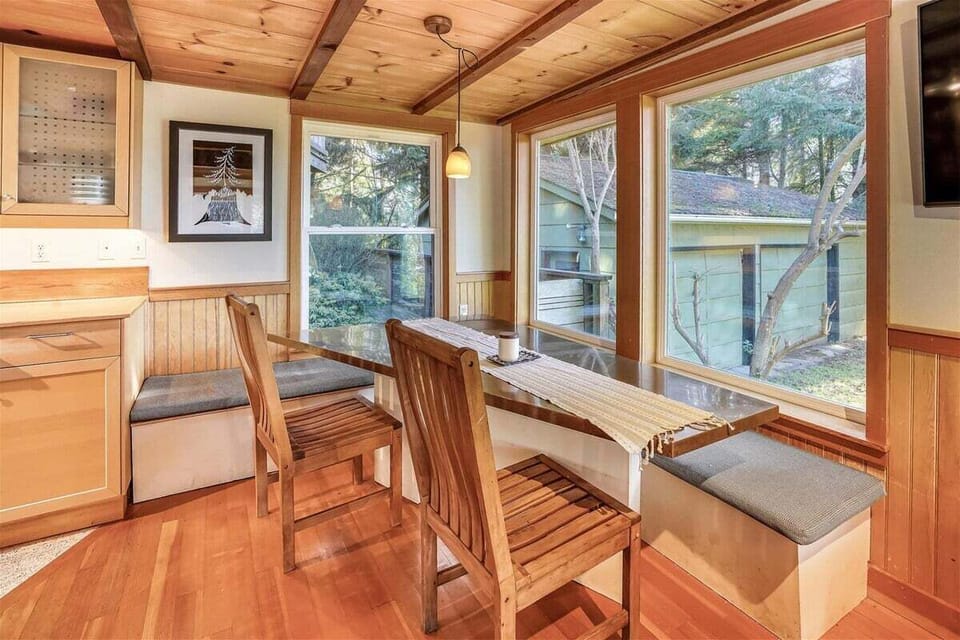 Dining Area at Salal Bungalow