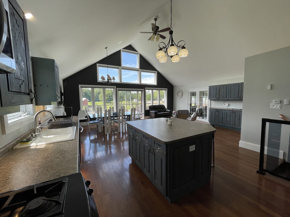 Main Kitchen, Dinning room