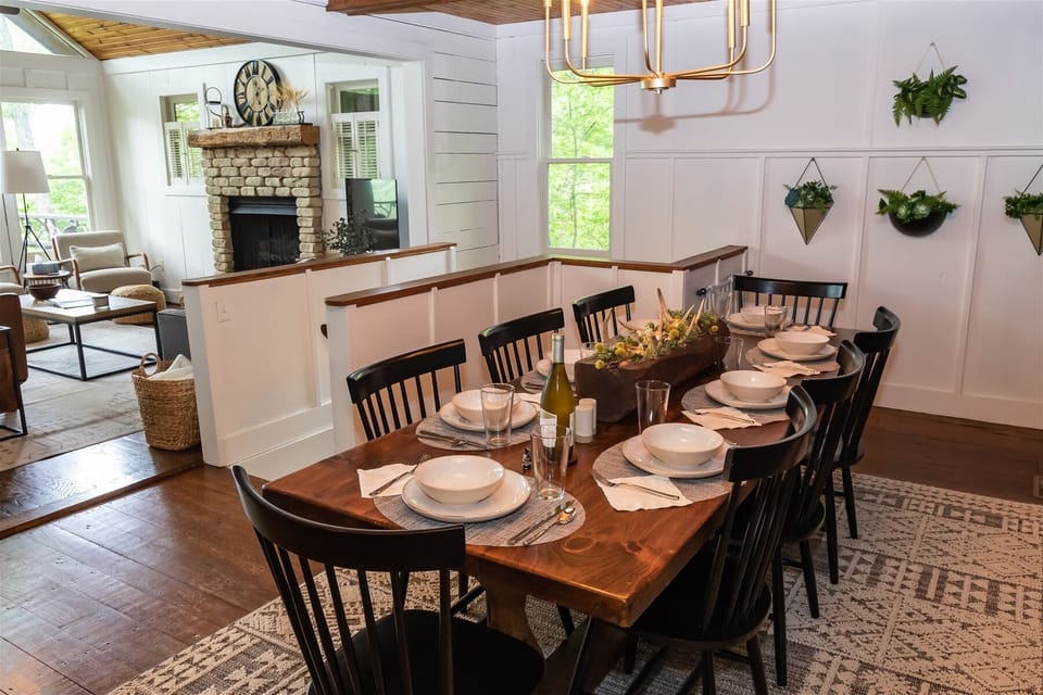 Dining Area, Main Level