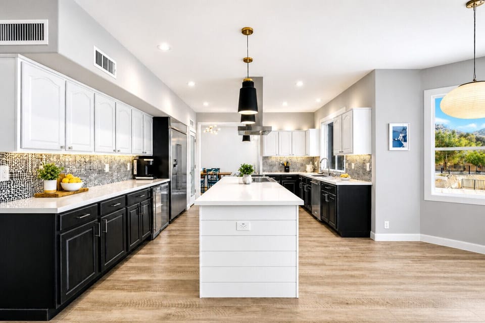 A plus kitchen! A+ fully stocked, 2 coffee makers, full kitchen, stainless appliances