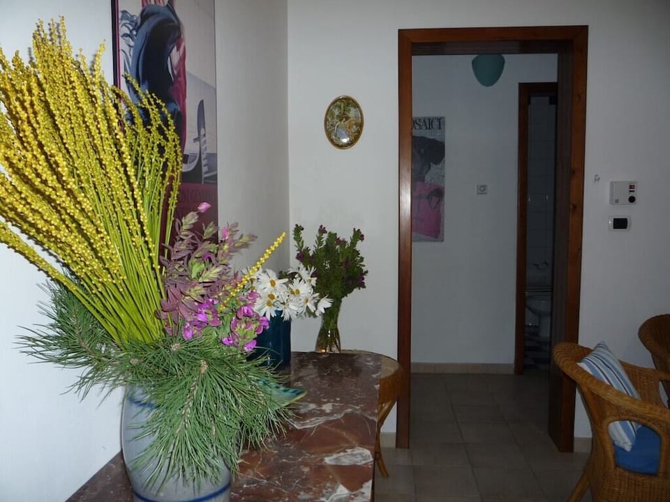 Sitting room and passage to the bedrooms
Soggiorno e disimpegno
