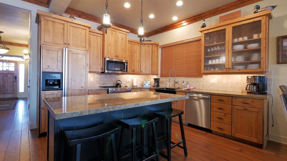 Fully stocked Kitchen with new double oven and top of the line cooking implements