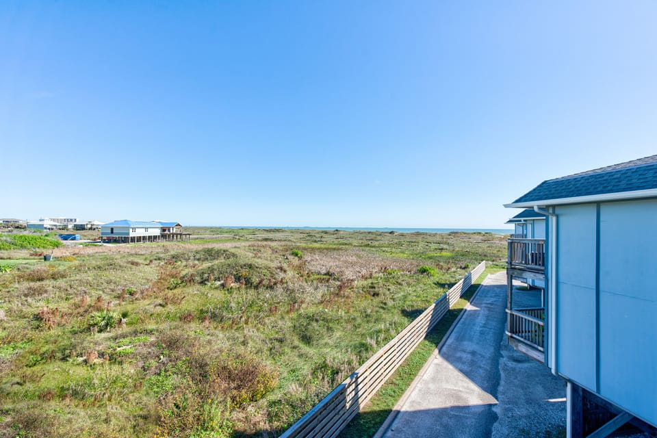 Outdoors - Wake up to breathtaking upper-level views — the perfect way to start your day!