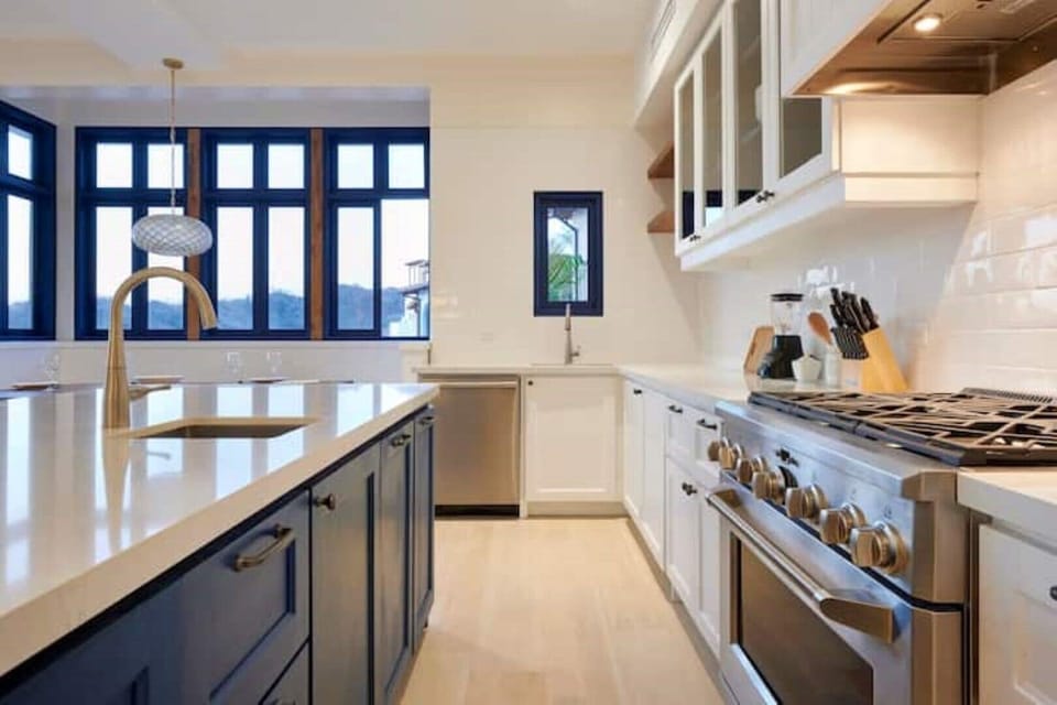Fully equipped private kitchen 