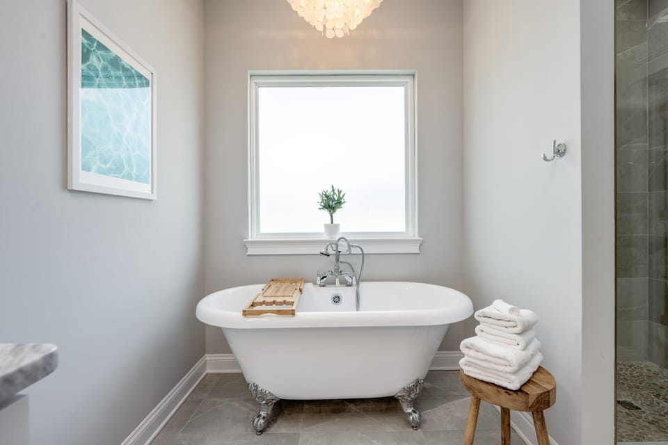 Large soaking tub in the master bathroom