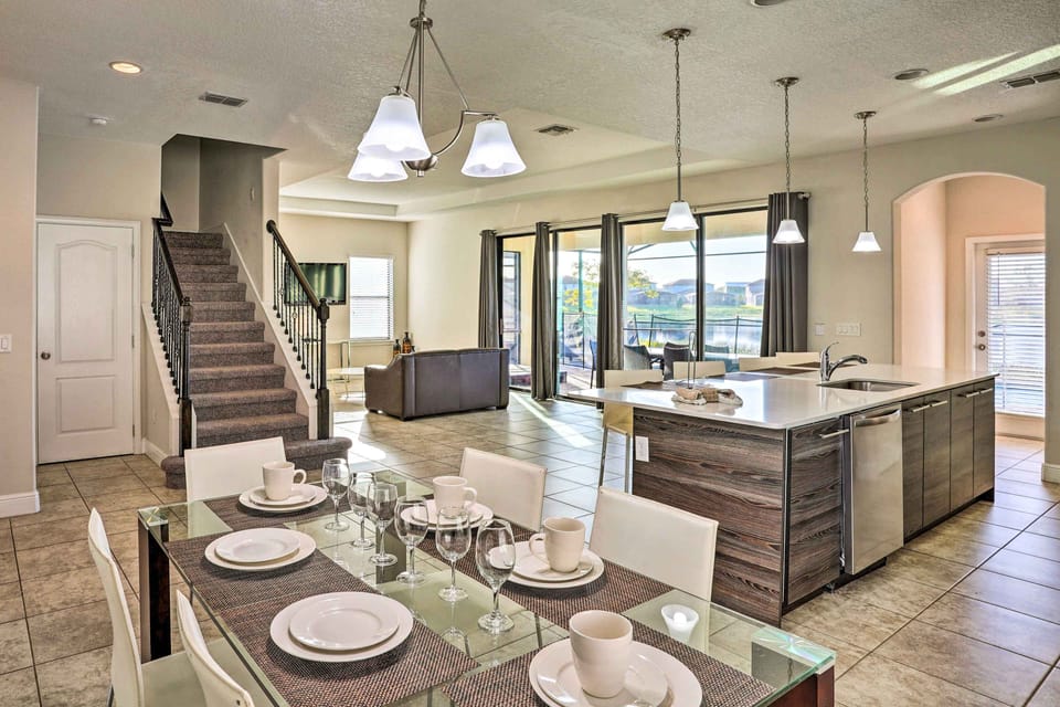 Haines City Vacation Rental | 4BR | 4.5BA | 2,537 Sq Ft | Step-Free Access