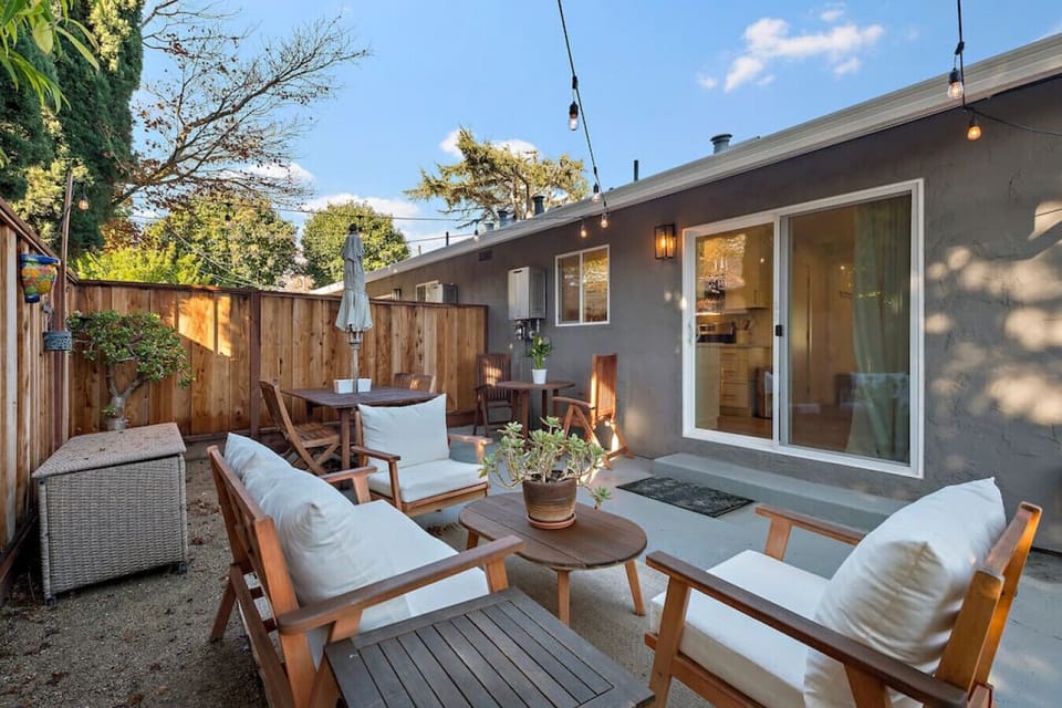 Have a drink or do some work while getting some fresh air in the comfortable private patio.