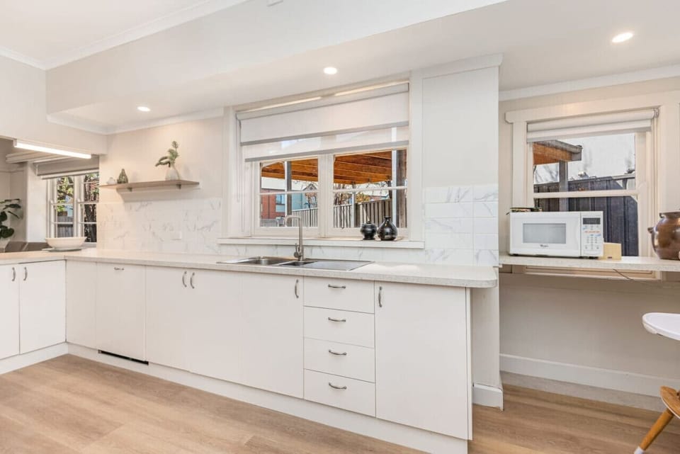 Fully renovated modern spacious kitchen