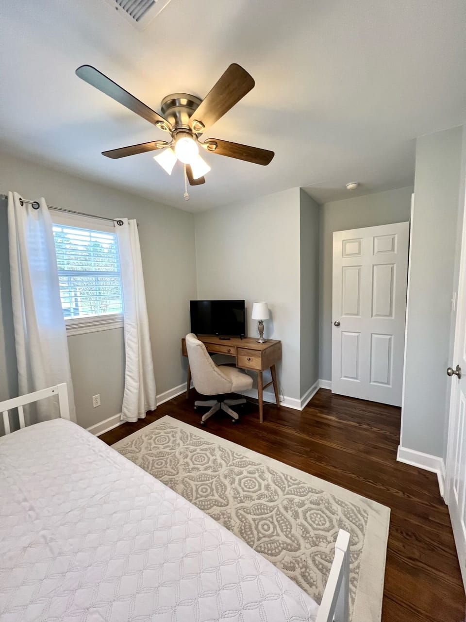 Twin Bed with Twin Trundle Bedroom with Roku TV